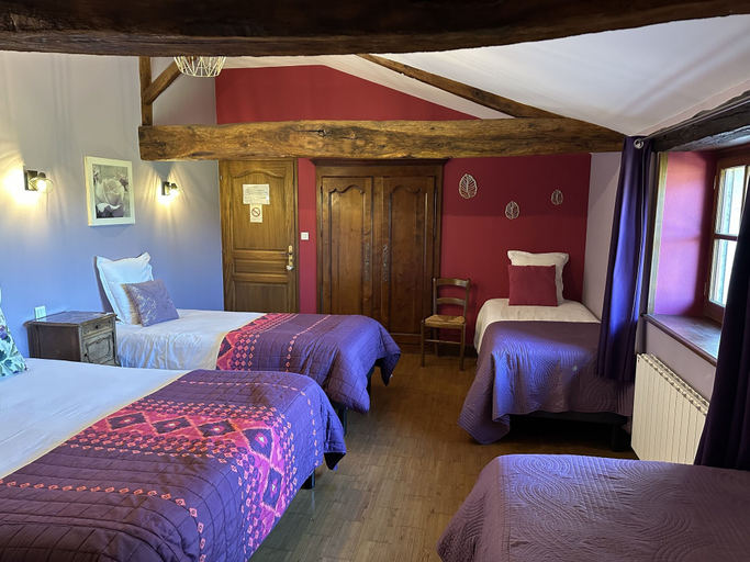 Bedroom 2, Chambres d'hôtes Le Puy d'Anché, Deux-Sèvres
