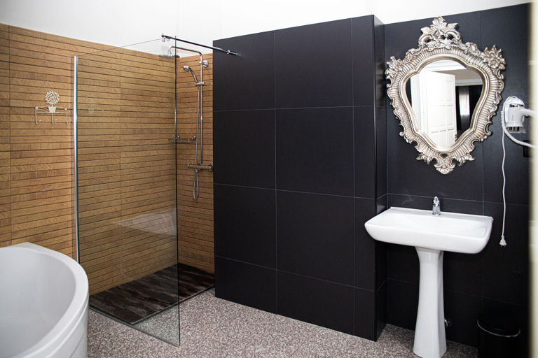 Bathroom 3, Hotel Wodnik, Środa Śląska