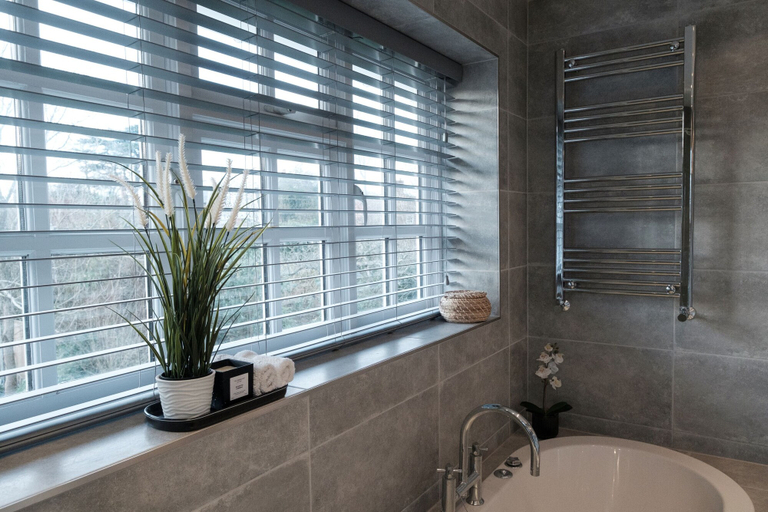 Bathroom 4, Riverwalk Apartment North, Slough