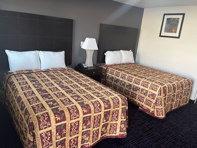 Bedroom 5, Broadway Inn, Bexar