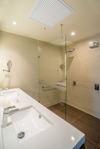 Bathroom 4, Hilton Garden Inn Bogota Airport, Santafé de Bogotá