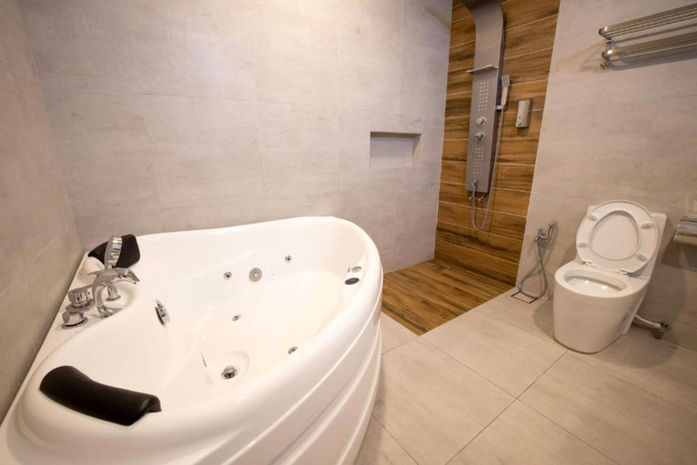 Bathroom 3