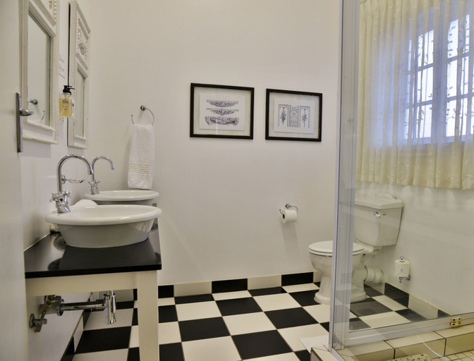Bathroom 4, Mont d'Or Swartberg Hotel, Central Karoo