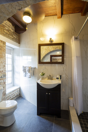 Bathroom 3, Copper and Lumber Store Hotel