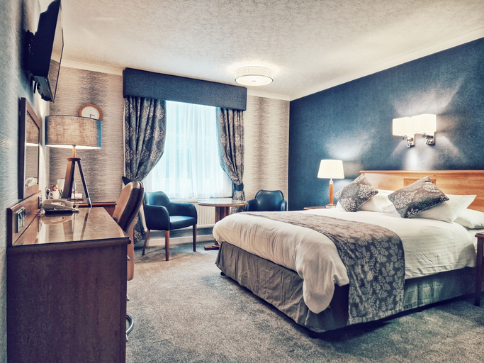 Bedroom 3, Blunsdon House Hotel, Swindon