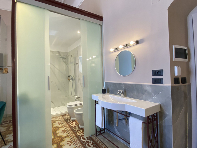 Bathroom 5, Residenze Romano & SPA hotel diff. RED, Foggia