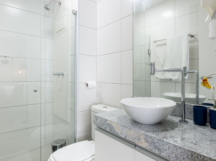 Bathroom 4, Beach Class Ilha do Leite by Easy Home, Recife