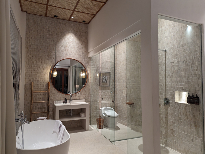 Bedroom 4, 4 Bedroom Umarato Villa Indian Ocean View with Infinity Pool, West Sumba
