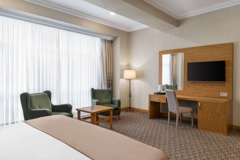 Bedroom 4, Wyndham Baku, Baku