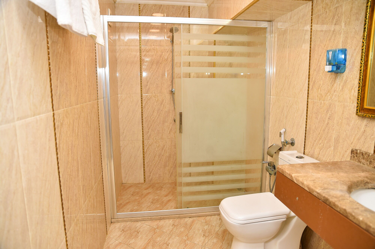 Bathroom 3, Boulevard Rigs Boutique Hotel, Baku