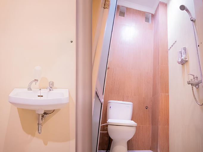 Bathroom 5, Lavin's Syariah by Rangkayo Basa, Padang