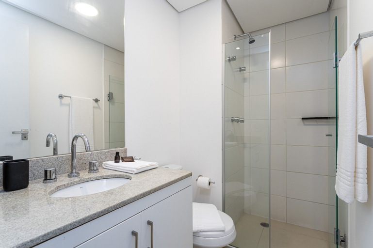 Bathroom 13
