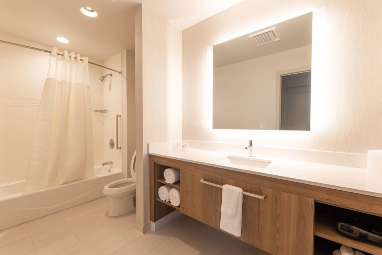 Bathroom 5, Residence Inn by Marriott Palm Beach Gardens, Palm Beach