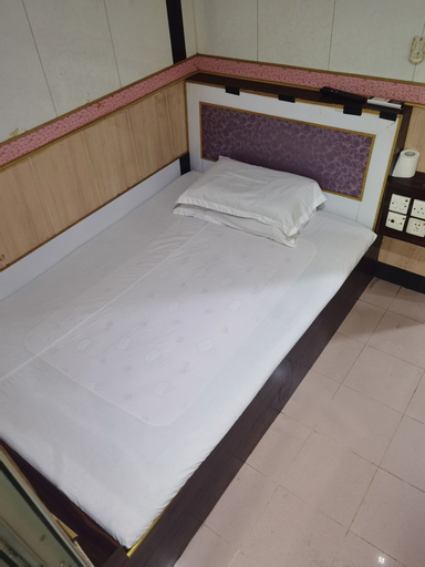 Bedroom 3, spanish hostel, Kowloon