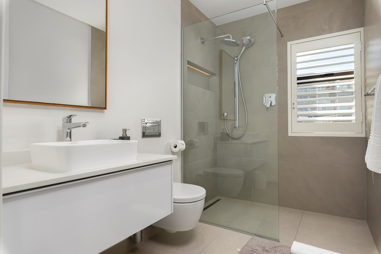 Bathroom 3, 9 Shell Road, City of Cape Town
