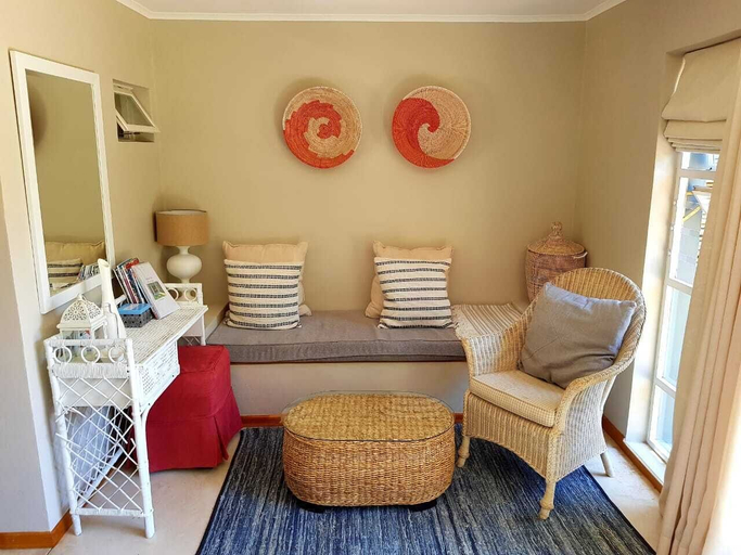 Others 5, Eight on Tuin, Cape Winelands