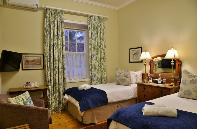 Bedroom 3, Mont d'Or Swartberg Hotel, Central Karoo