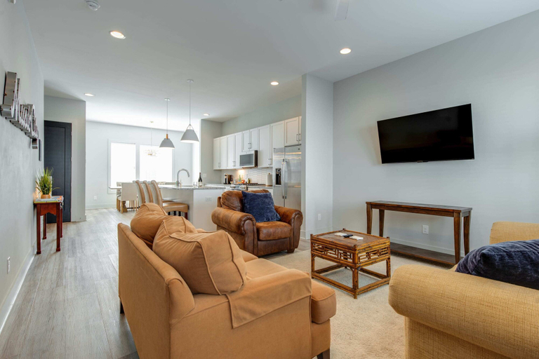 Others 4, Spectacular Condo Rooftop Deck Great for Groups, Davidson
