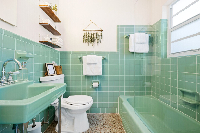 Bathroom, Modern Downtown Bungalow, Palm Beach