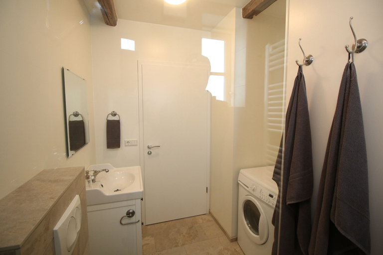 Bathroom 4, Acco Ice Apartments, Akureyri