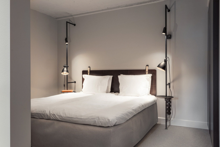 Bedroom 27