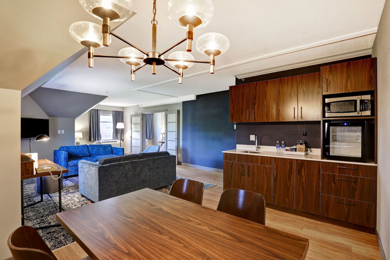 Dining Room 19