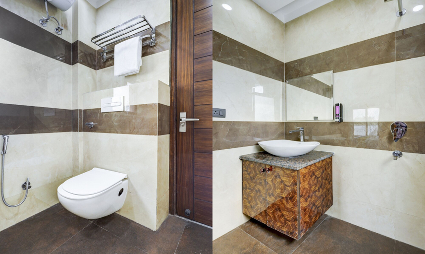 Bathroom 4, Itsy Hotels Vibe 2, Gautam Buddha Nagar