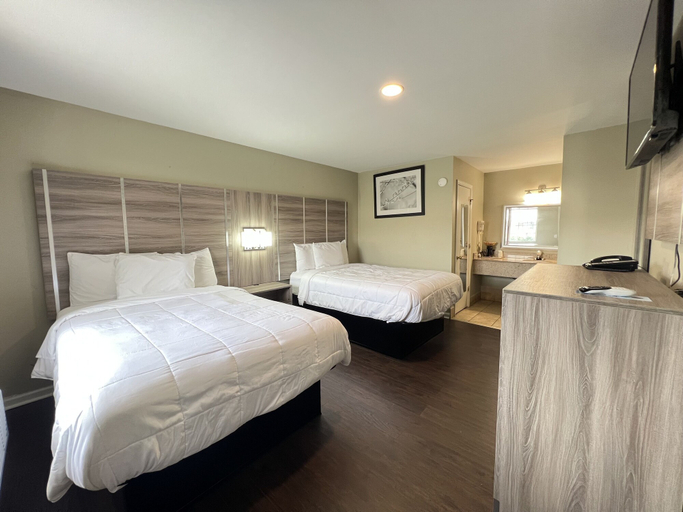 Bedroom 2, Travelodge by Wyndham Santee, Orangeburg