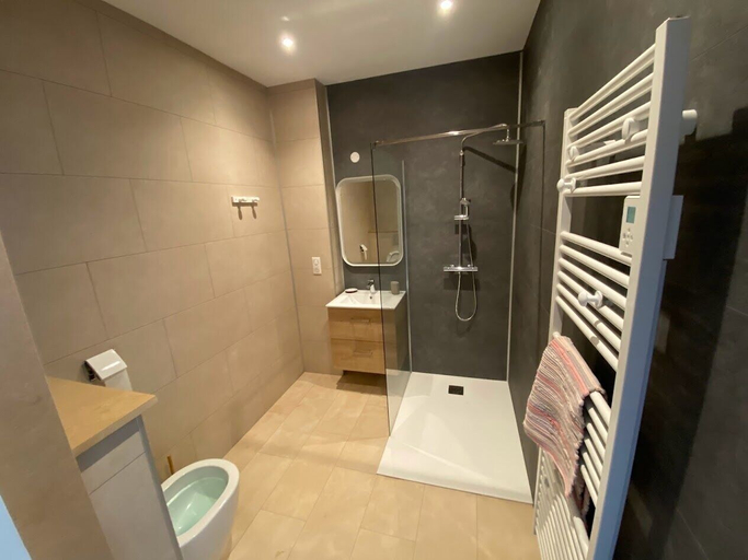 Bathroom 5, Parc Beausejour Dieppe, Seine-Maritime