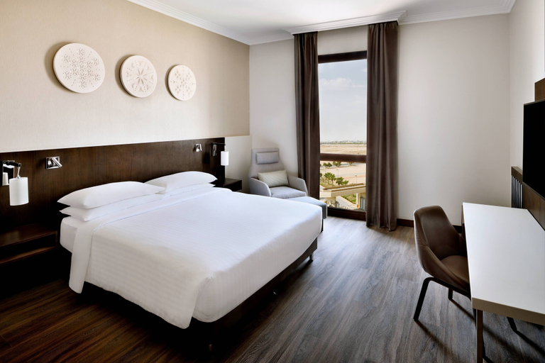 Bedroom 4, Riyadh Airport Marriott Hotel