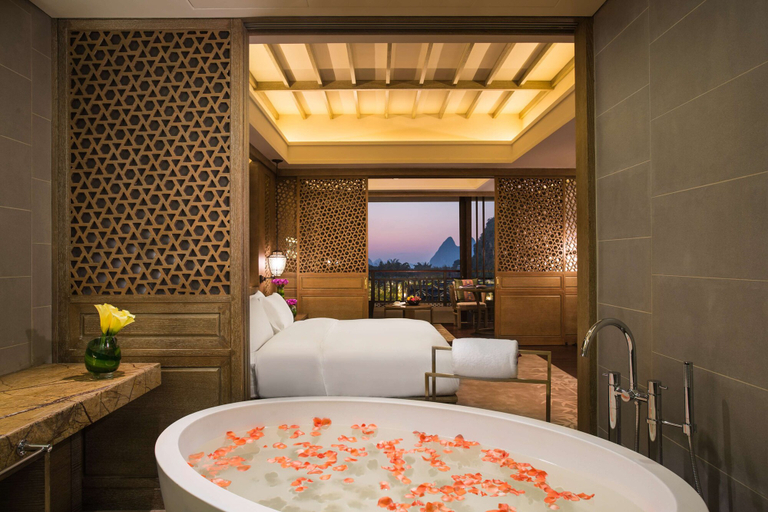 Bathroom 5, Banyan Tree Yangshuo, Guilin