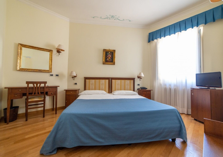 Bedroom 12