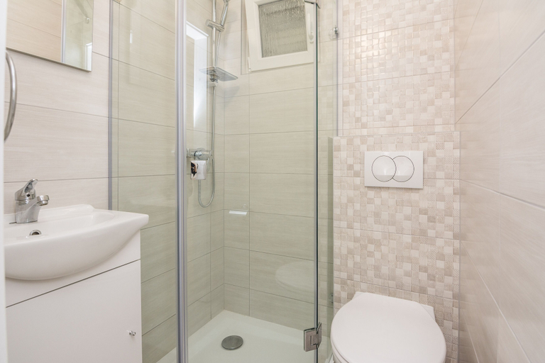 Bathroom 3, Apartments Loncar, Vir