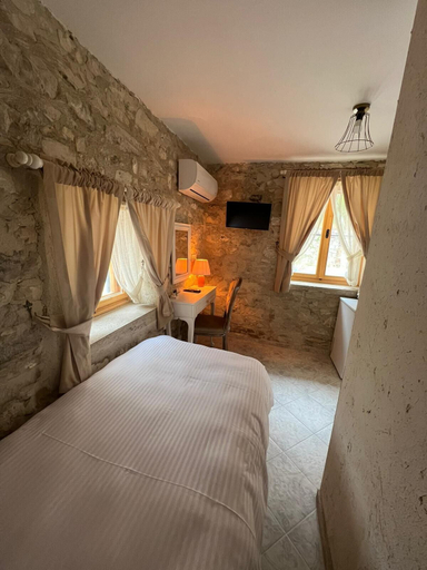 Bedroom 3, Kugu Urla, Urla