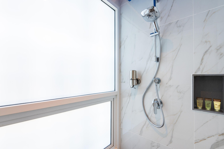 Bathroom 25