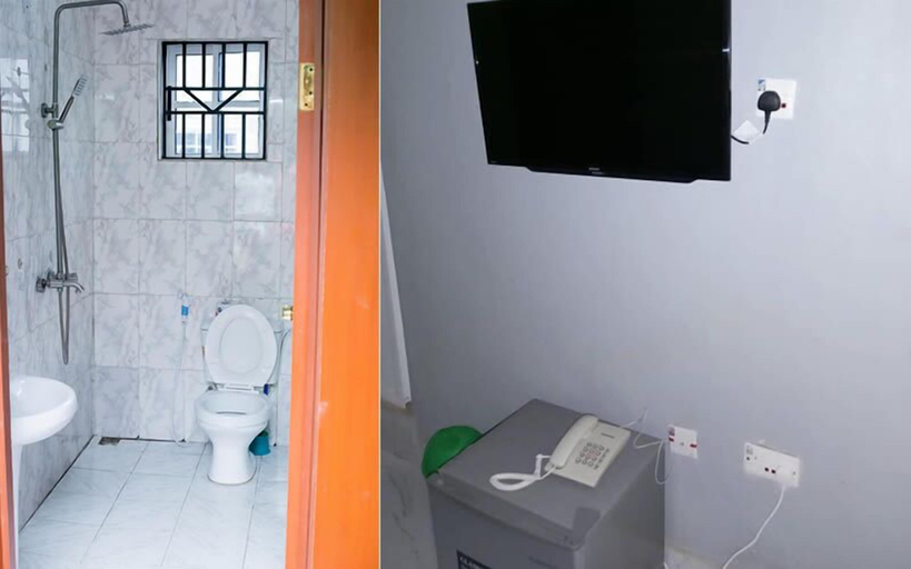 Bathroom 3, Omooke Hotel, Ido