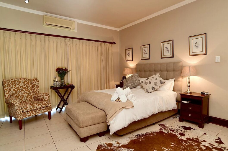 Bedroom 2, Cygnature Boutique Lodge, Frances Baard