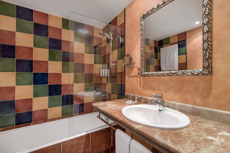 Bathroom 3, AC Hotel Ciudad de Toledo by Marriott, Toledo