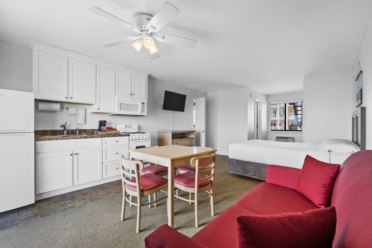 Others 4, The Beach House, New Hanover