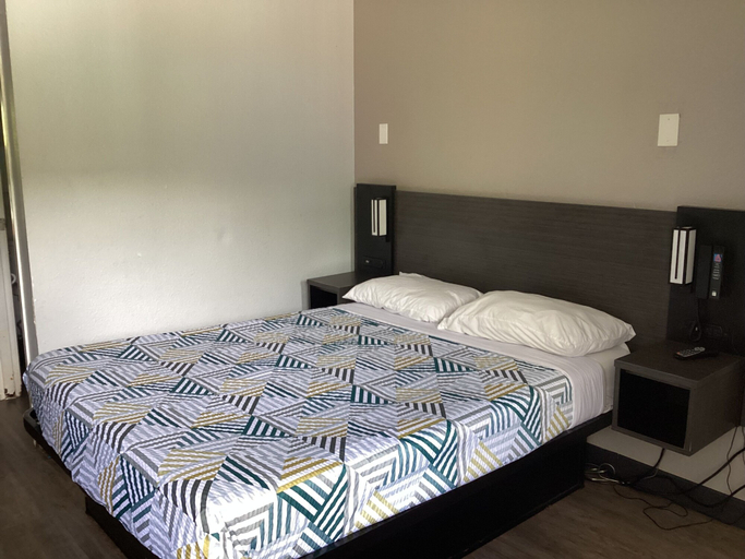 Bedroom 3, Motel 6 Lantana, FL, Palm Beach