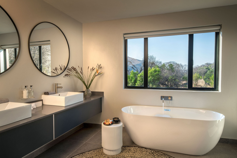 Bathroom 3, Riverhorse Lodge, West Rand