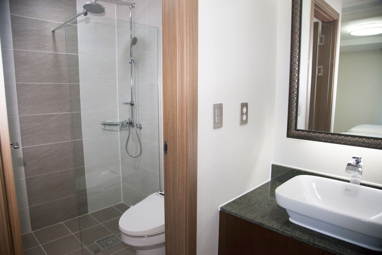 Bathroom 3, Tongyeong Dongwon Resort & Youth Hostel, Tongyeong