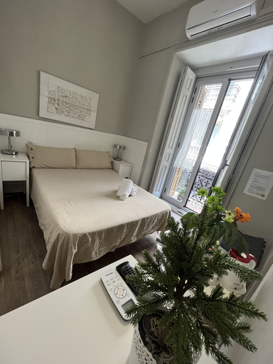 Bedroom 3, El HostALL, Madrid
