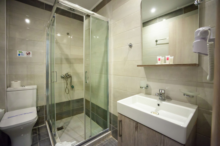 Bathroom 5, Elounda Residence Resort & Waterpark, Crete