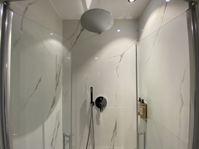Bathroom 5, Residenze Romano & SPA hotel diff. RED, Foggia