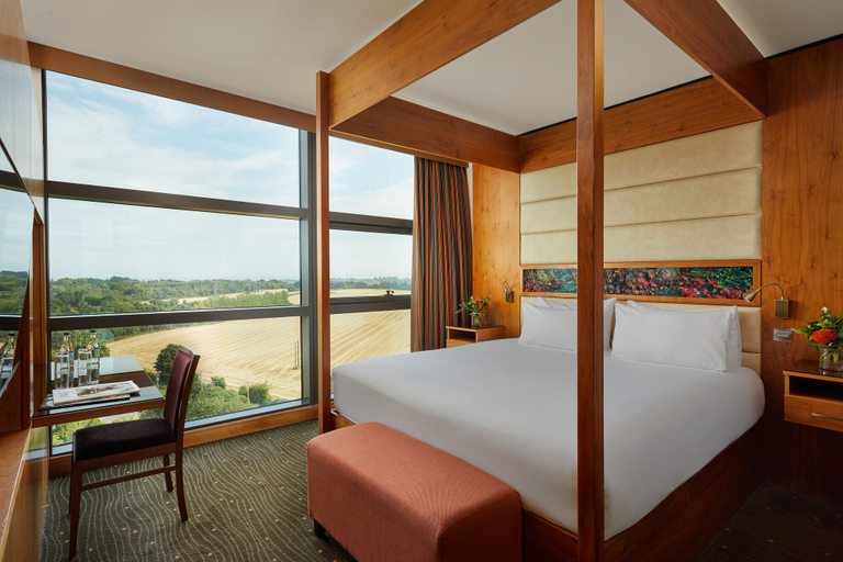 Bedroom 4, The Gateway Hotel