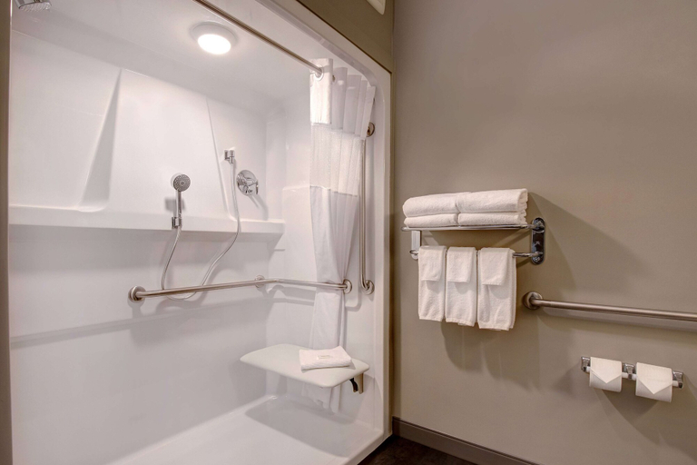 Bathroom 4, Days Inn & Suites by Wyndham Warman, Division No. 11