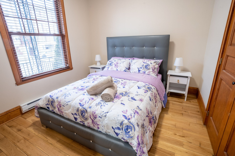 Chic 2BR near Little Italy 5min to Metro, Montréal