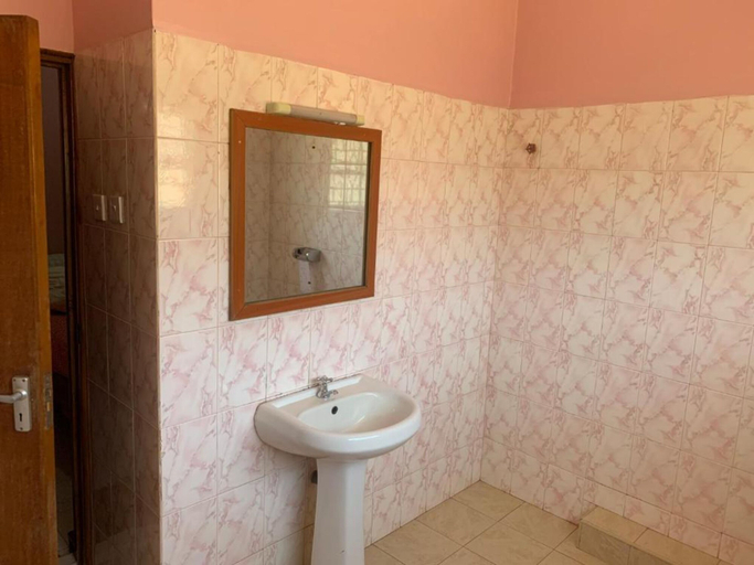 Bathroom 2, Homestay Executive Accommodation, Kajiado West