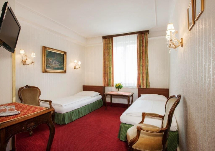Bedroom 2, Hotel Pension Suzanne, Wien